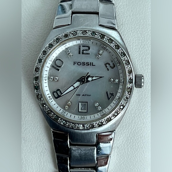 Fossil Ladies Watch Crystal Embellishments Pearl Dial Stainless Bracelet - Picture 4 of 10